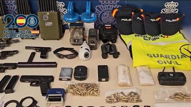 Cinco detenidos por robos violentos en casas de Alicante y Málaga haciéndose pasar por policías