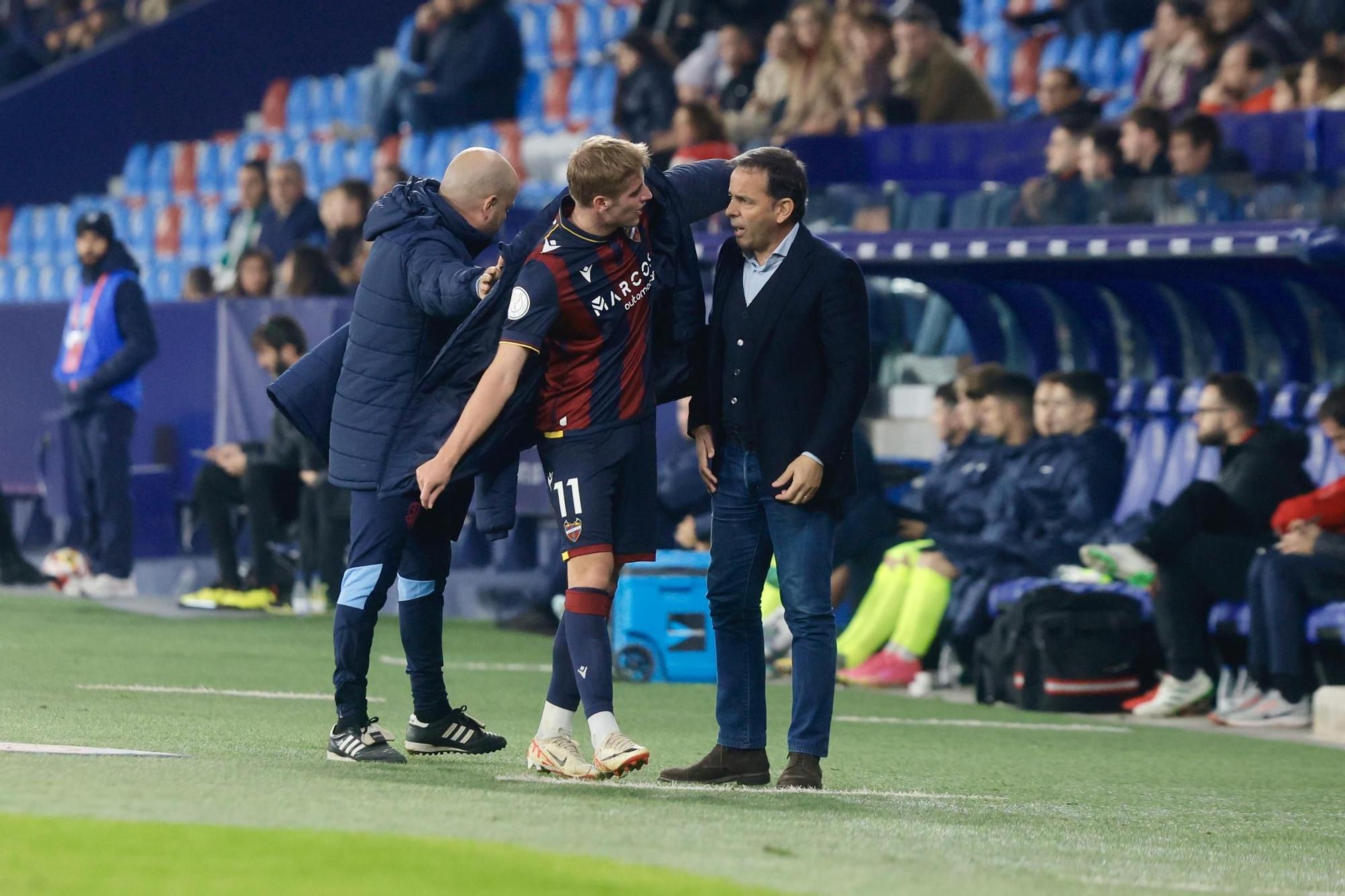 Partido de Copa del REy entre el Levante UD y el SD Amorebieta en imágenes