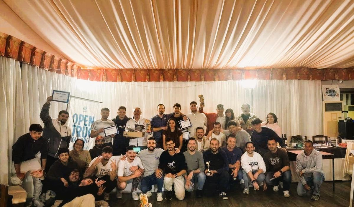 Foto de familia de los participantes en las finales del Open Truc Mallorca