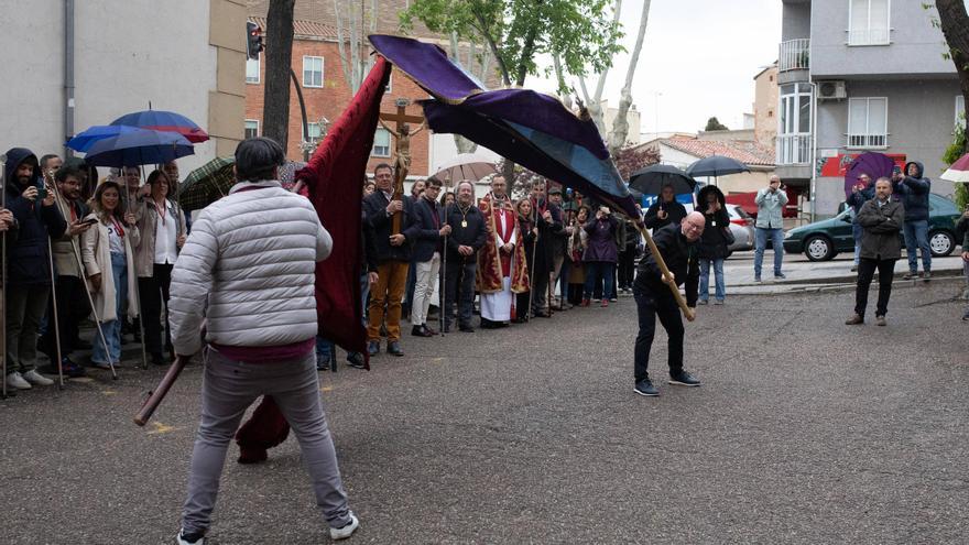 La tradición cumplida bajo la lluvia