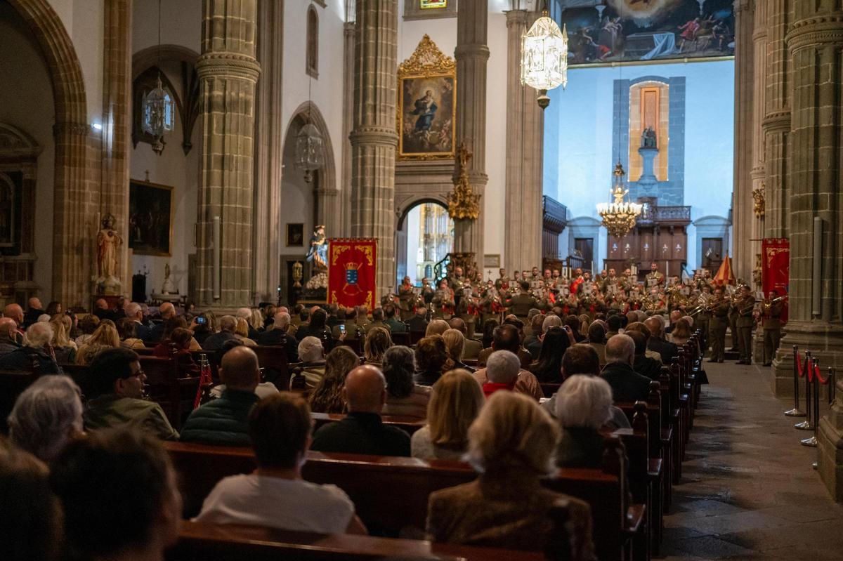 Así fue el concierto cofrade de la Banda de Guerra en la Catedral de Canarias