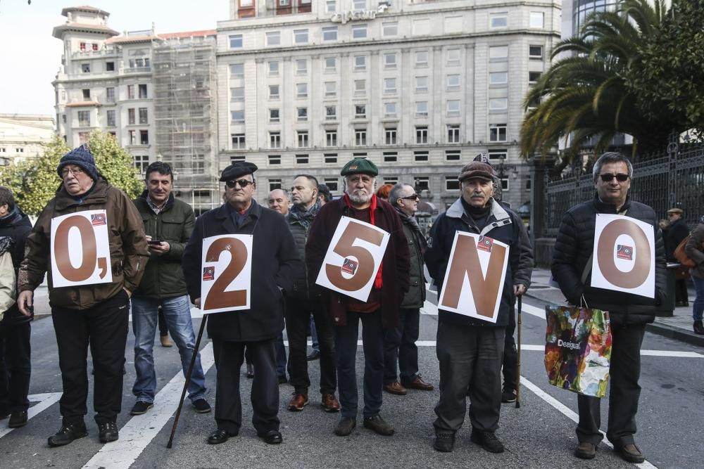 Protestas de los pensionistas en Oviedo.