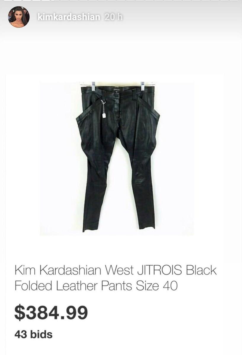 Pantalones rarunos de Kim Kardashian