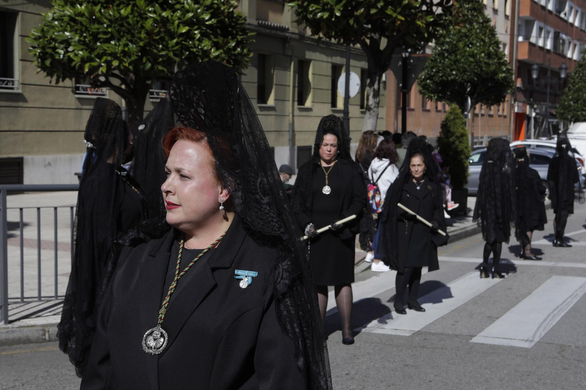 EN IMÁGENES: Así fue la procesión de los Estudiantes en Oviedo