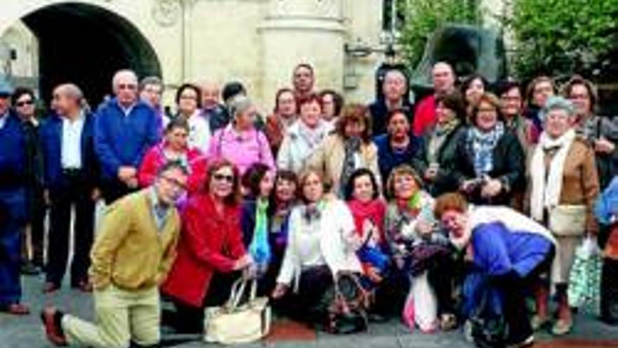 42 vecinos peregrinan a Segovia, tierra de fray Mané de Gómora
