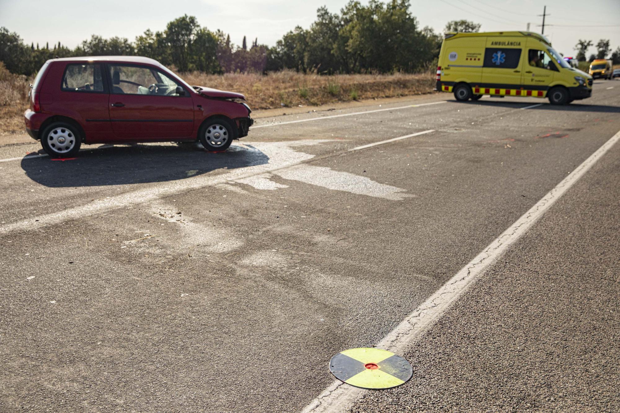 Mor la conductora d'un turisme després de xocar amb un camió a Llagostera