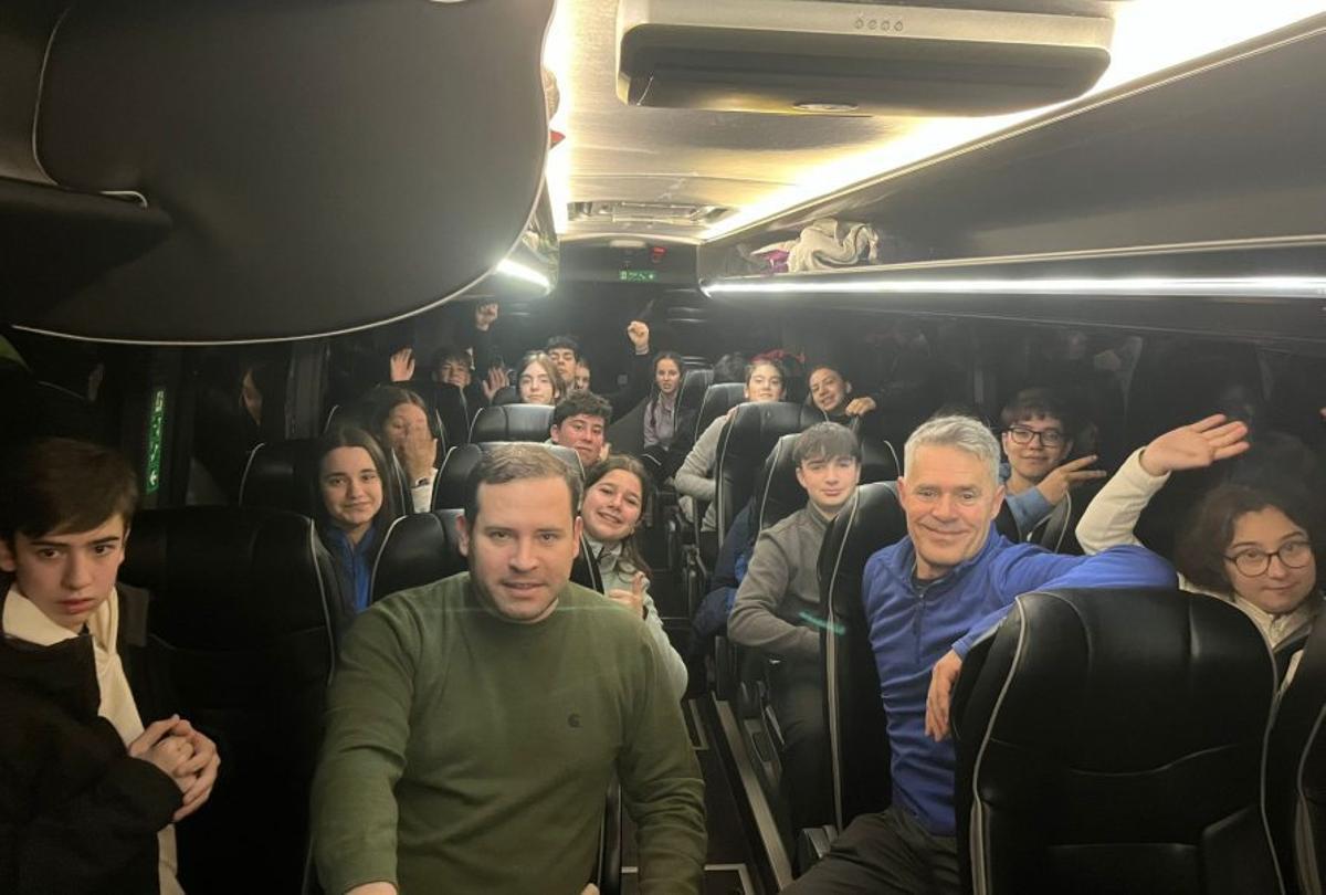 Los participantes, camino de la estación invernal. | FDV