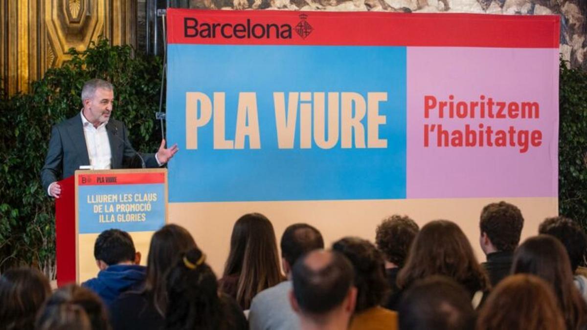 El alcalde Jaume Collboni en el acto de entrega de las 35 viviendas