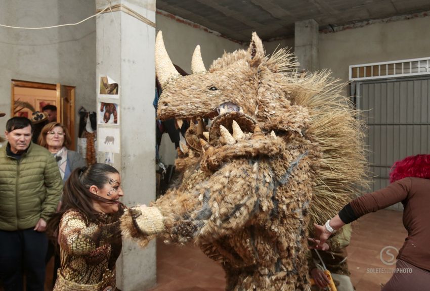 Suelta de la Mussona en el Carnaval de Águilas