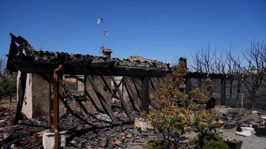 Calcinado: Así ha quedado un merendero de Fermoselle tras ser arrasado por las llamas