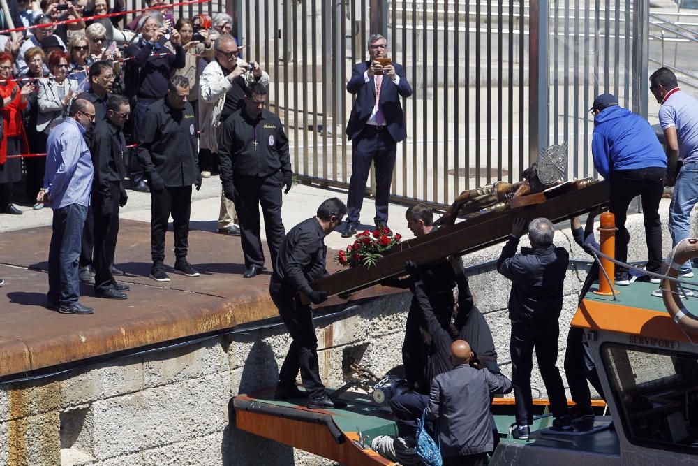 El Cristo del Grao recorre las calles de Poblats Marítims