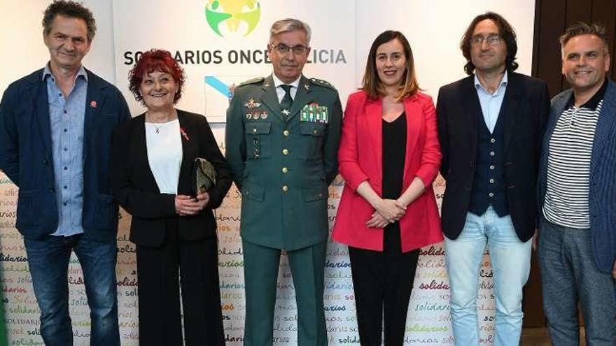 Los premiados por la ONCE, ayer, en A Coruña.