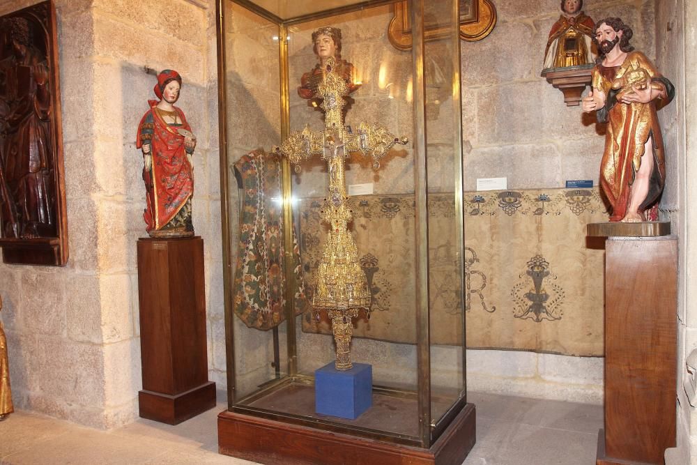La catedral de Ourense luce sus tesoros