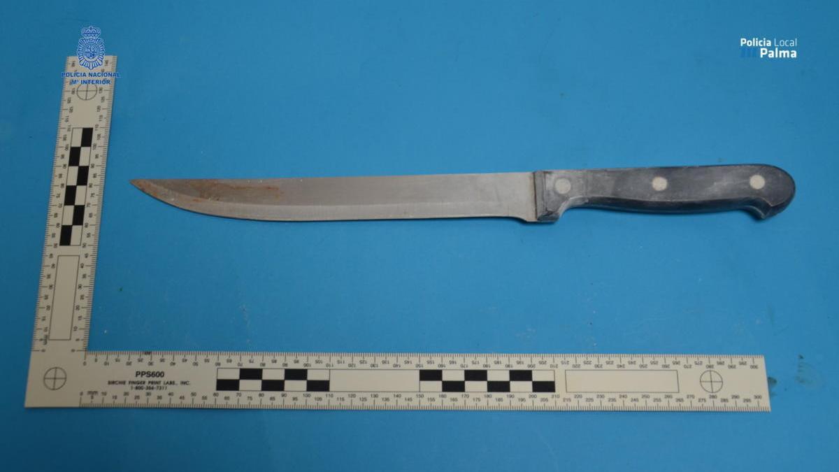 Cuchillo utilizado en el apuñalamiento de un hombre en la cárcel vieja de Palma.