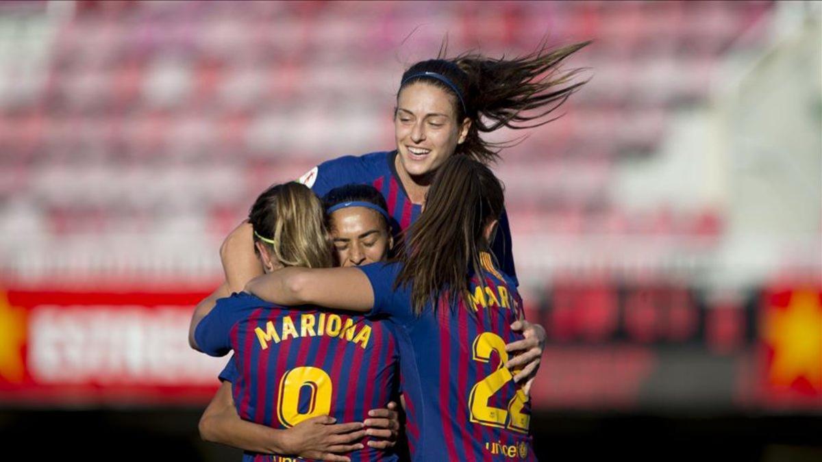 Las jugadoras del Barça celebran un gol