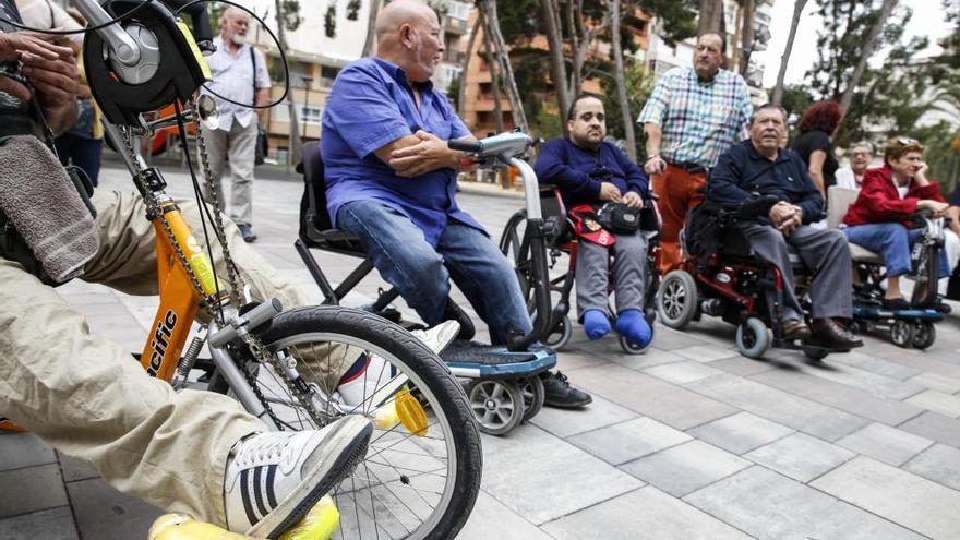 Marcha por la Vía Azul para una Elda más accesible