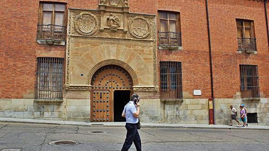 Via libre al traspaso de la gestión del asilo del Hospital de la Piedad al grupo Clece