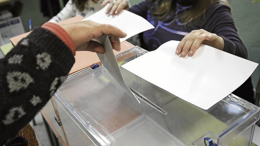 Casi 907.300 extremeños están convocados hoy a las urnas