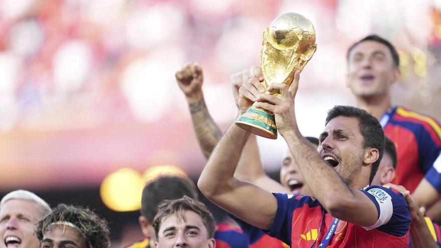 El Barcelona se cruza en el fichaje de Rodri por el Real Madrid y sueña con vestir de azulgrana al Balón de oro del Mundial