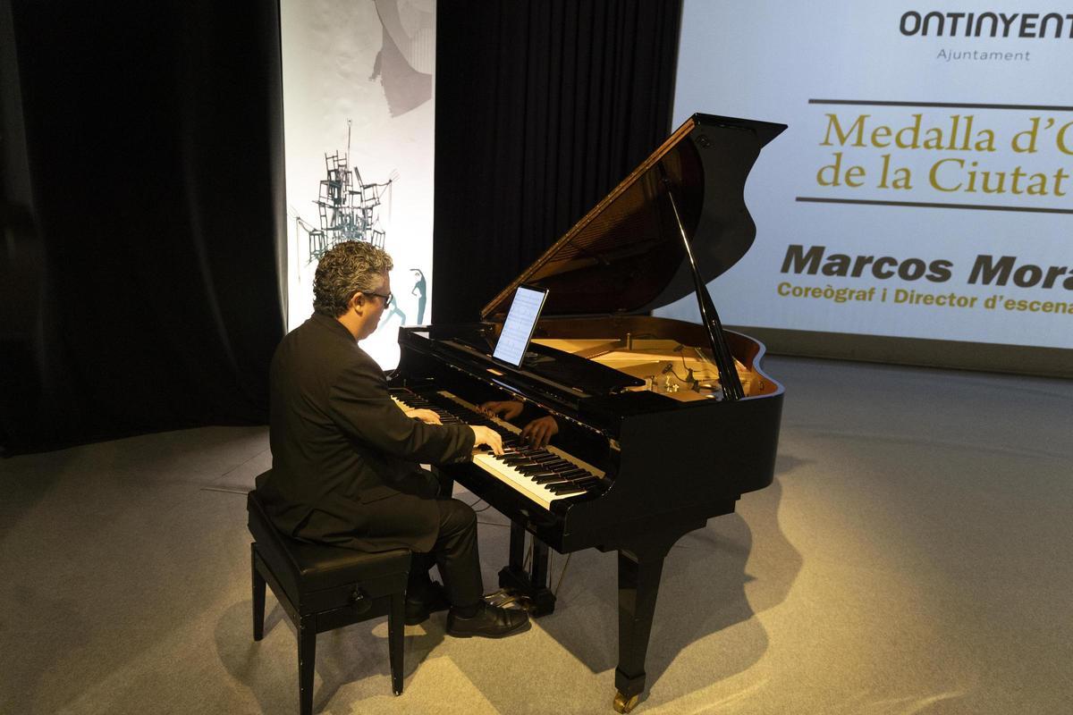 Todas las fotos: Marcos Morau recibe la Medalla de Oro de Ontinyent