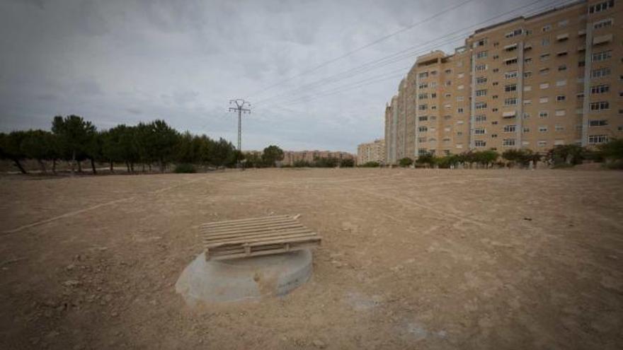 Las obras comenzaron ayer en la zona del proyecto más próxima a San Gabriel con el desbroce de terrenos.