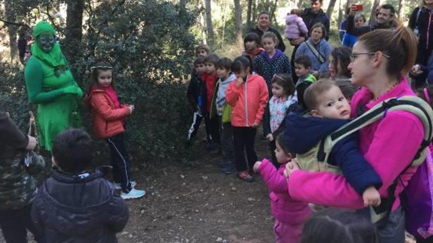 Momentos de la ruta teatralizada en Gilet.