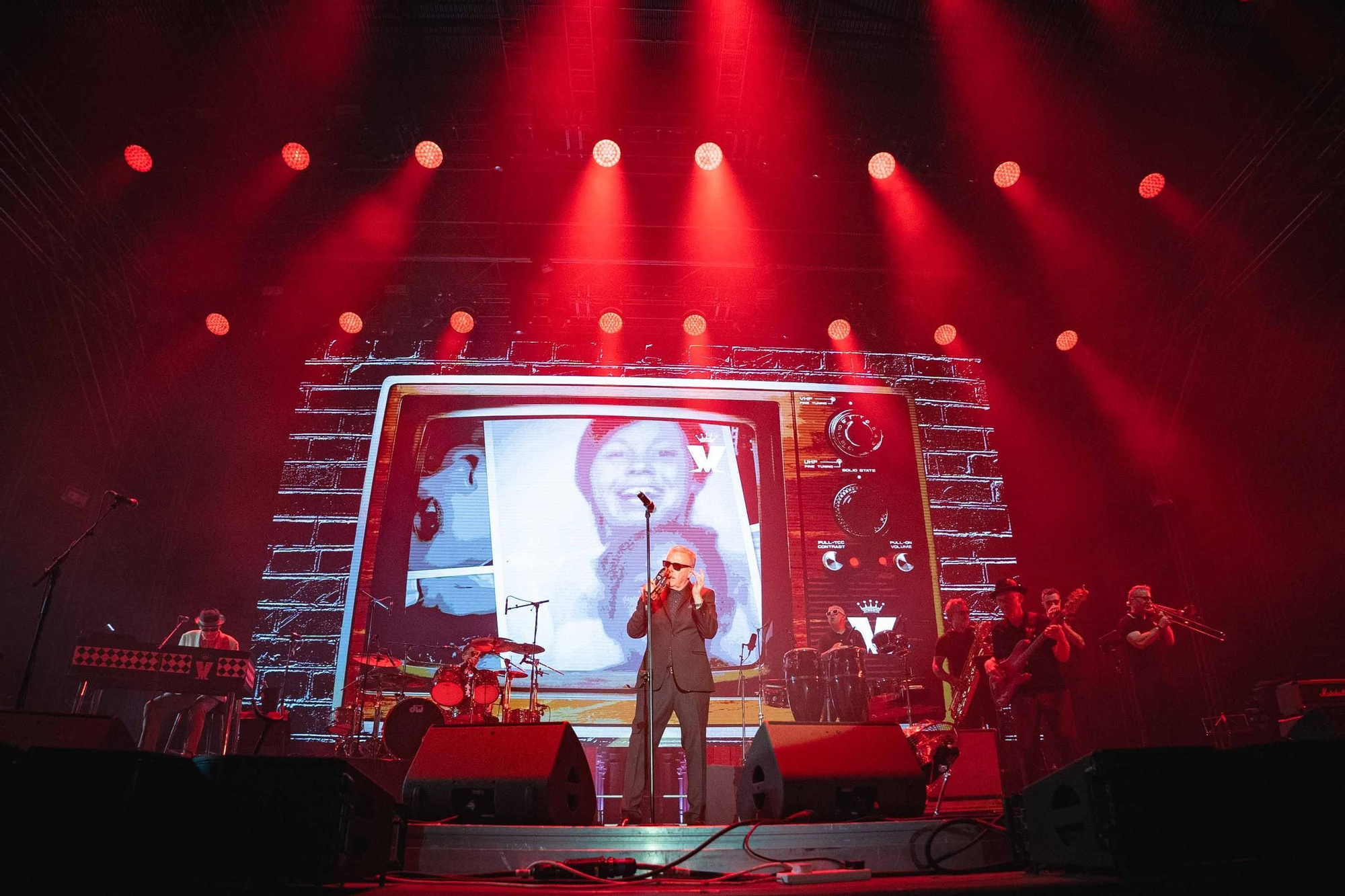 Las imágenes del concierto de Madness en la Paza de España
