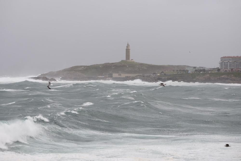 Temporal con alerta roja en la costa de A Coruña