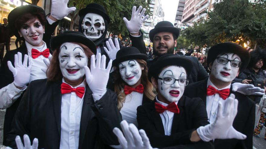 Alicante se prepara para el Carnaval con el Dijous de Gras