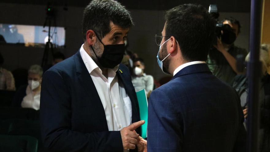 El secretari general de JxCat, Jordi Sànchez, i el vicepresident del Govern i candidat d&#039;ERC, Pere Aragonès