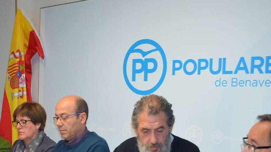 Concejales del Grupo Municipal del PP en la sede del partido.