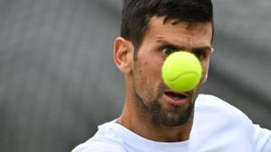 Novak Djokovic durante un entrenamiento en la última edición de Wimbledon.