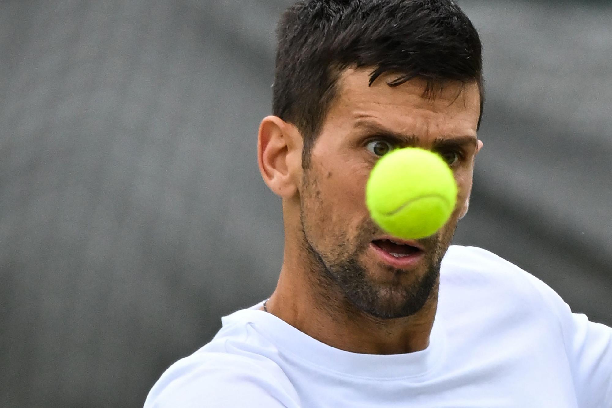 Novak Djokovic durante un entrenamiento en la última edición de Wimbledon.