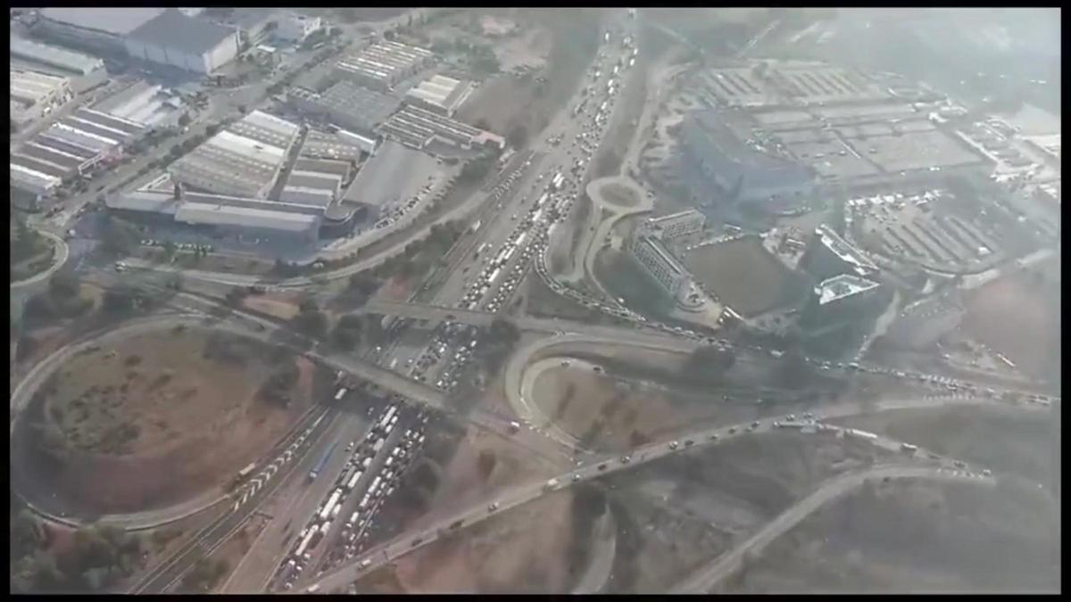 Vídeo | Cues quilomètriques a l’AP-7 entre Barberà i Sant Cugat per un accident