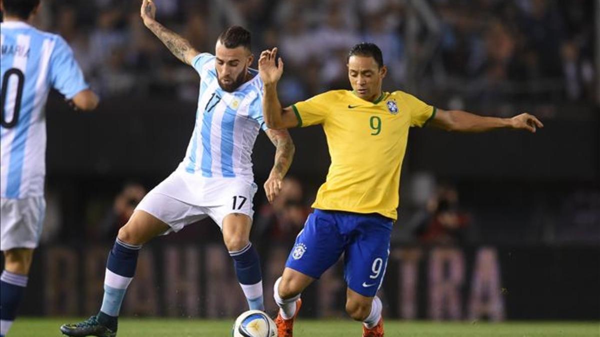 El partido enfrentará a los dos cracks del FC Barcelona, Messi y Neymar