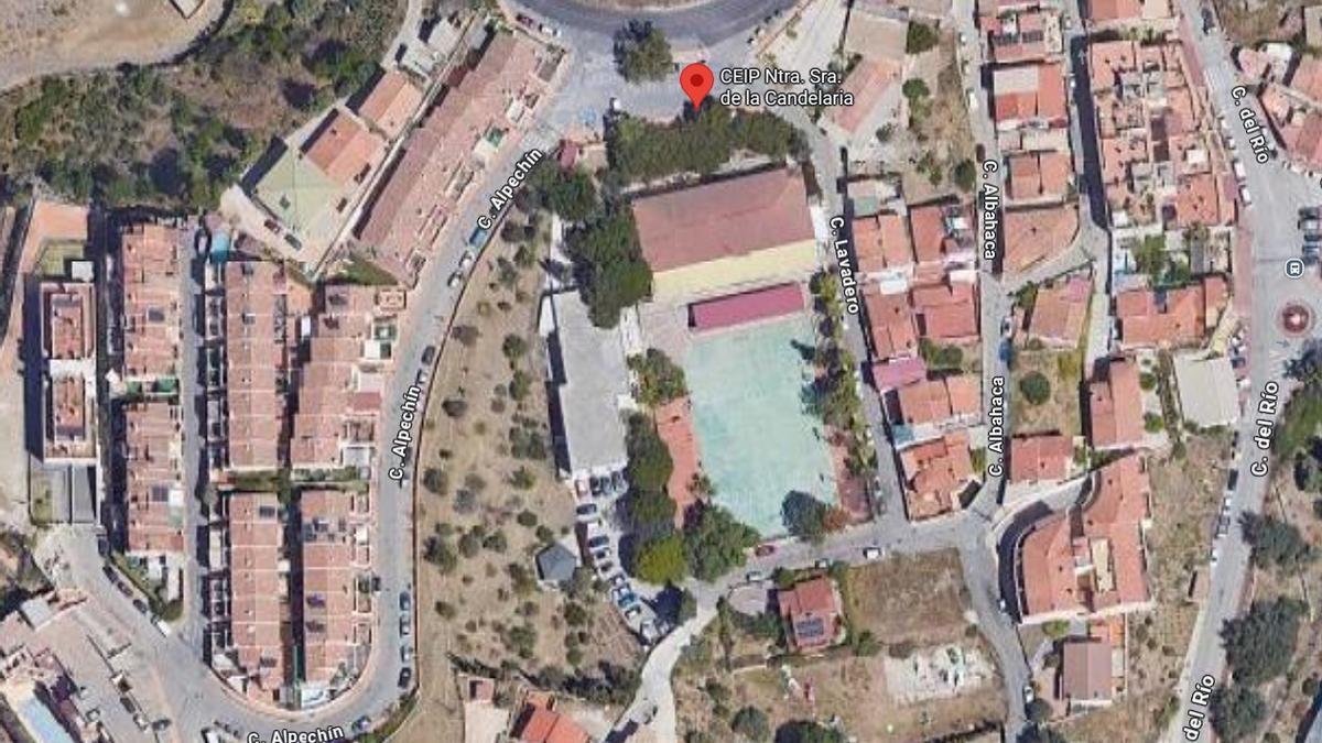 Las aulas prefabricadas de Infantil se instalarán en una zona de terreno junto al parking del CEIP La Candelaria.