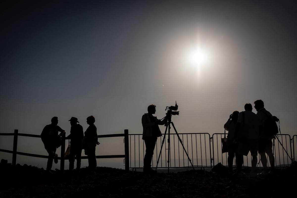 En imágenes | El Observatorio de Javalambre, epicentro de Aragón para presenciar el eclipse.