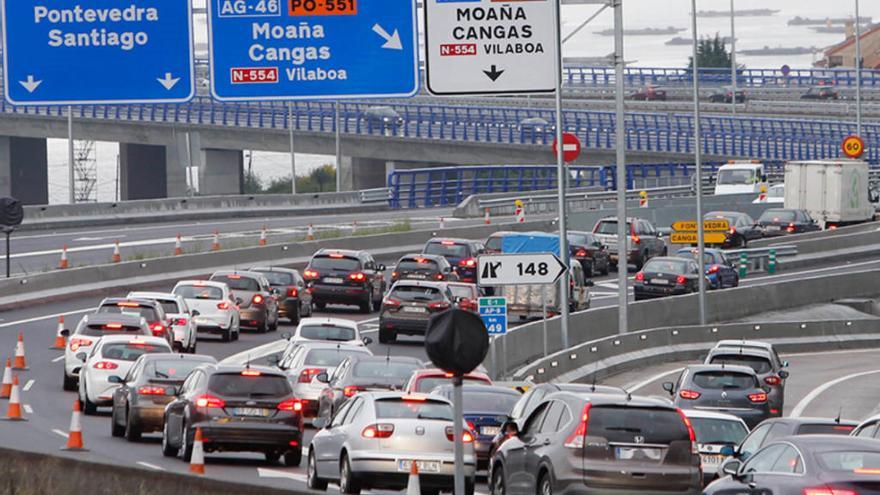 Retenciones por los trabajos de asfaltado del puente de Rande. // R. Grobas