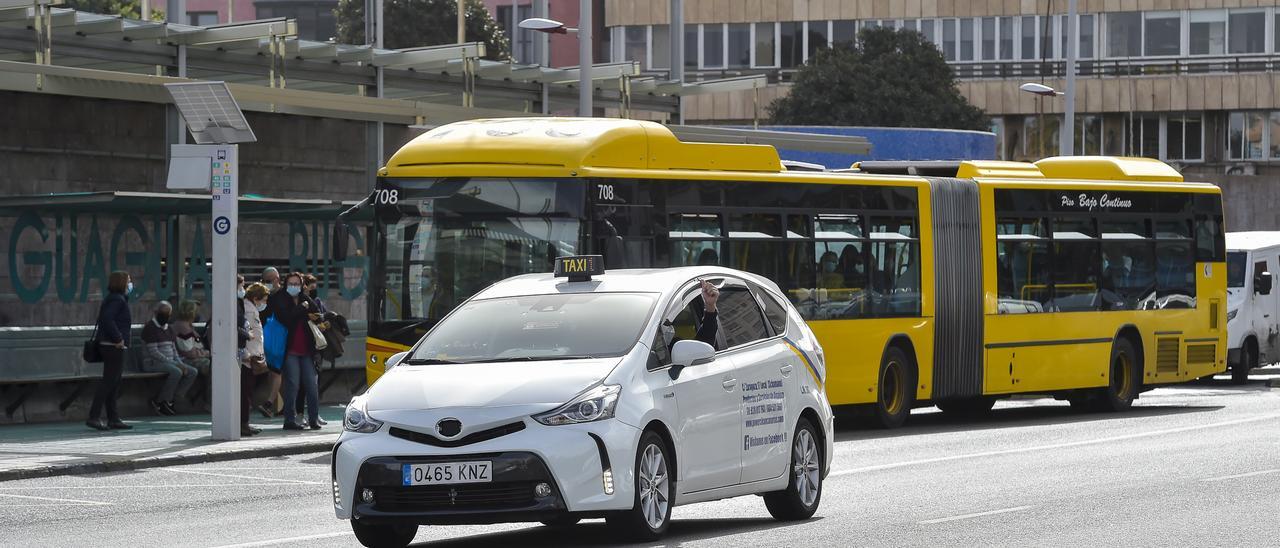 El taxi de Las Palmas de Gran Canaria solicita actualizar las tarifas por  la subida del precio del combustible - La Provincia