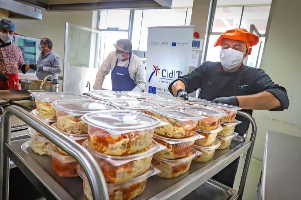 Alicante Gastronómica Solidaria atiende ya a 1.400 personas cada día