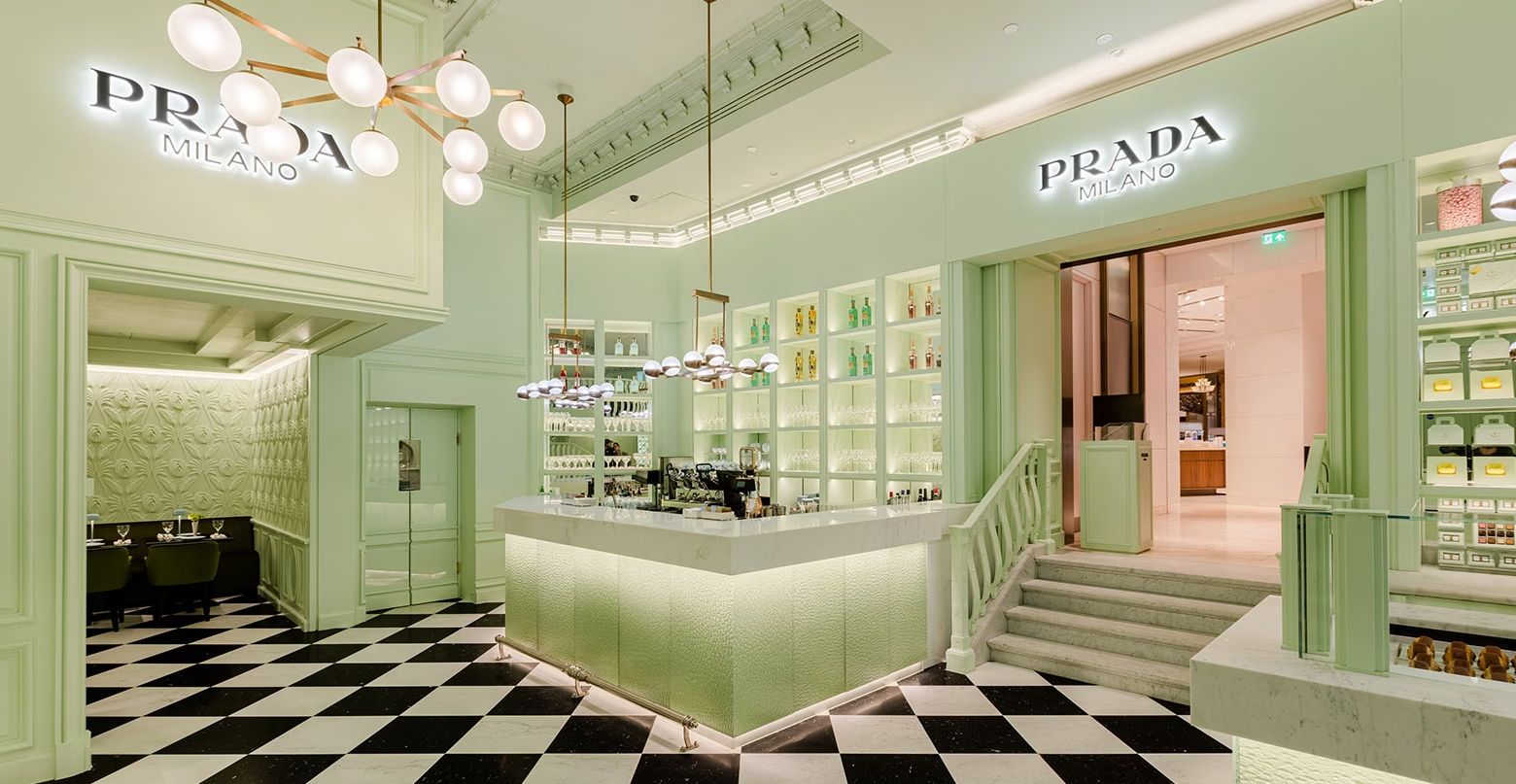 Prada Caffé esquina