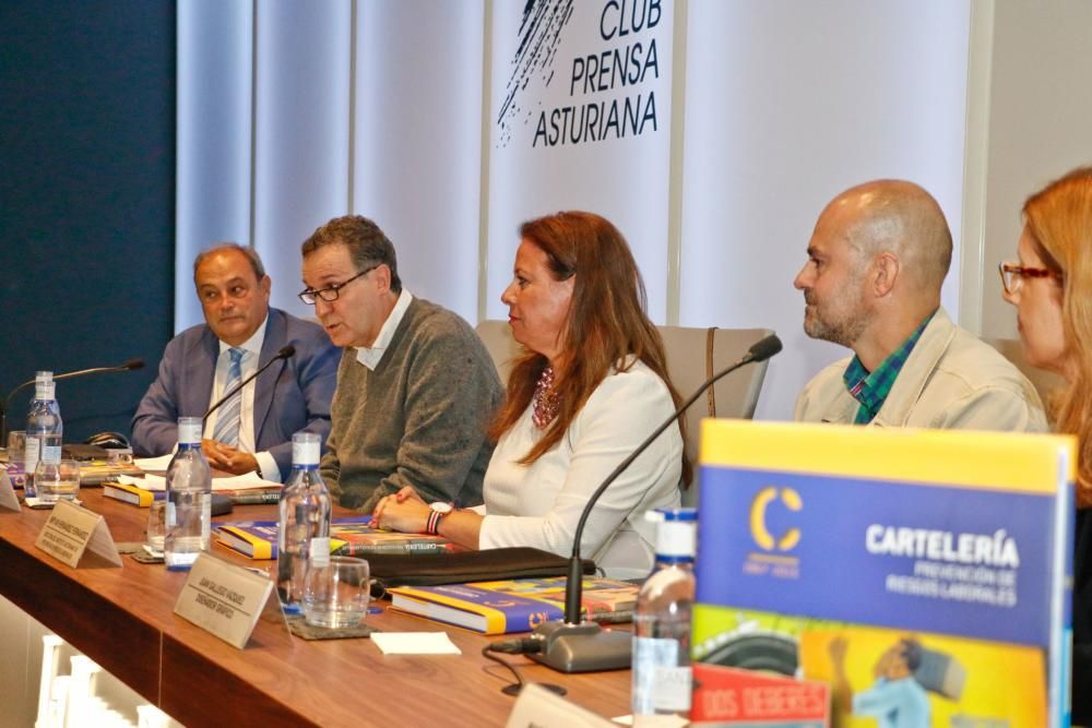 Presentación del libro "Cartelería de Prevención de Riesgos Laborales" en el Club Prensa Asturiana de LA NUEVA ESPAÑA