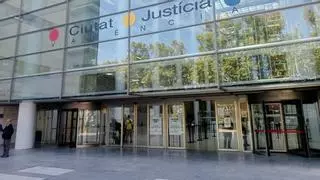 Absuelto de intentar matar a un hombre en un lavadero de una gasolinera en València