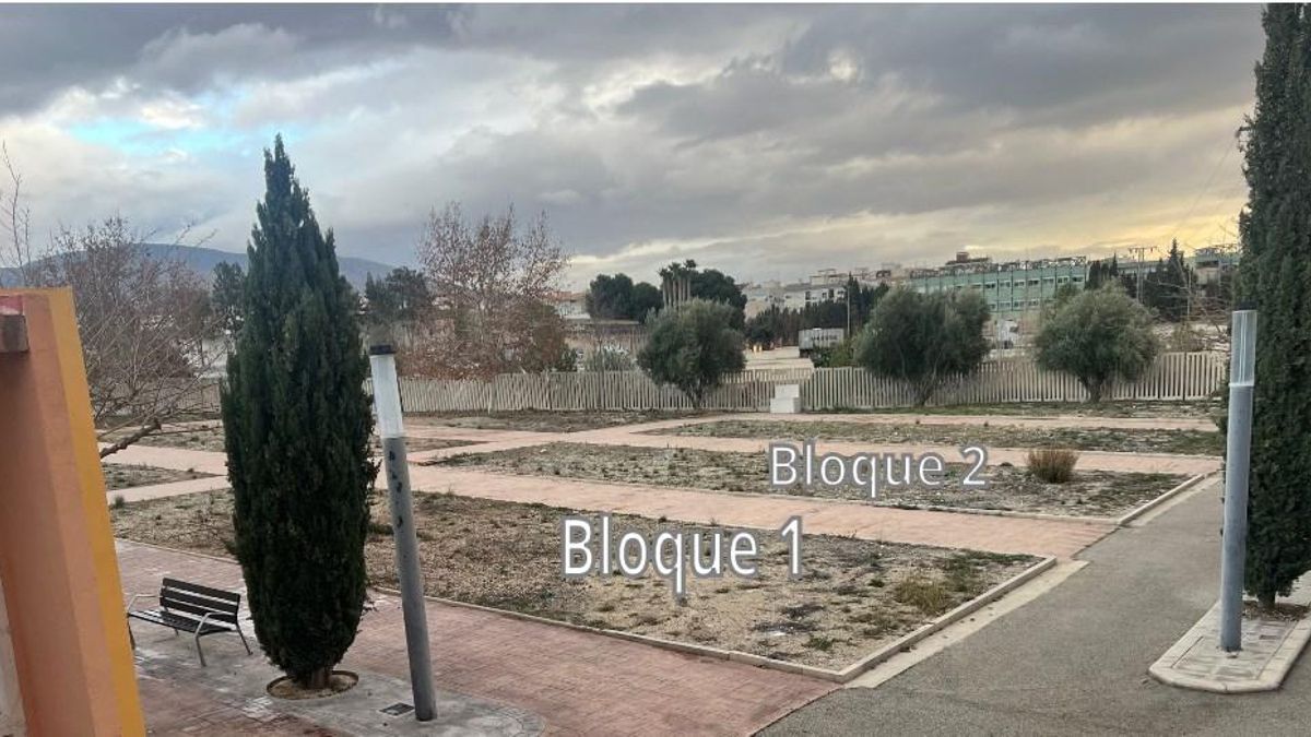 Espacio donde se construirán los nuevos nichos en el cementerio de Petrer.