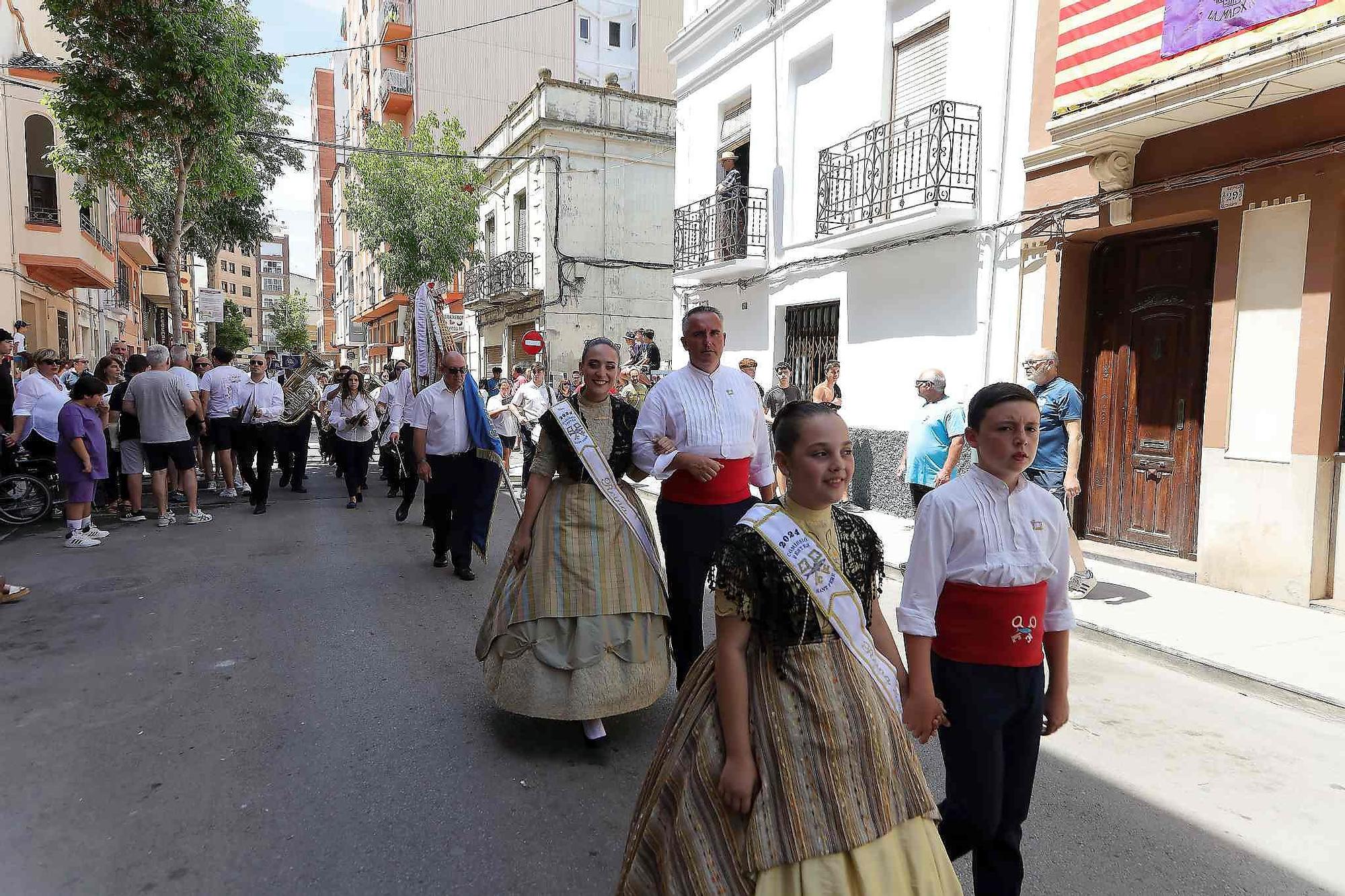 El Grau da inicio a las fiestas de Sant Pere con pólvora, bous y música