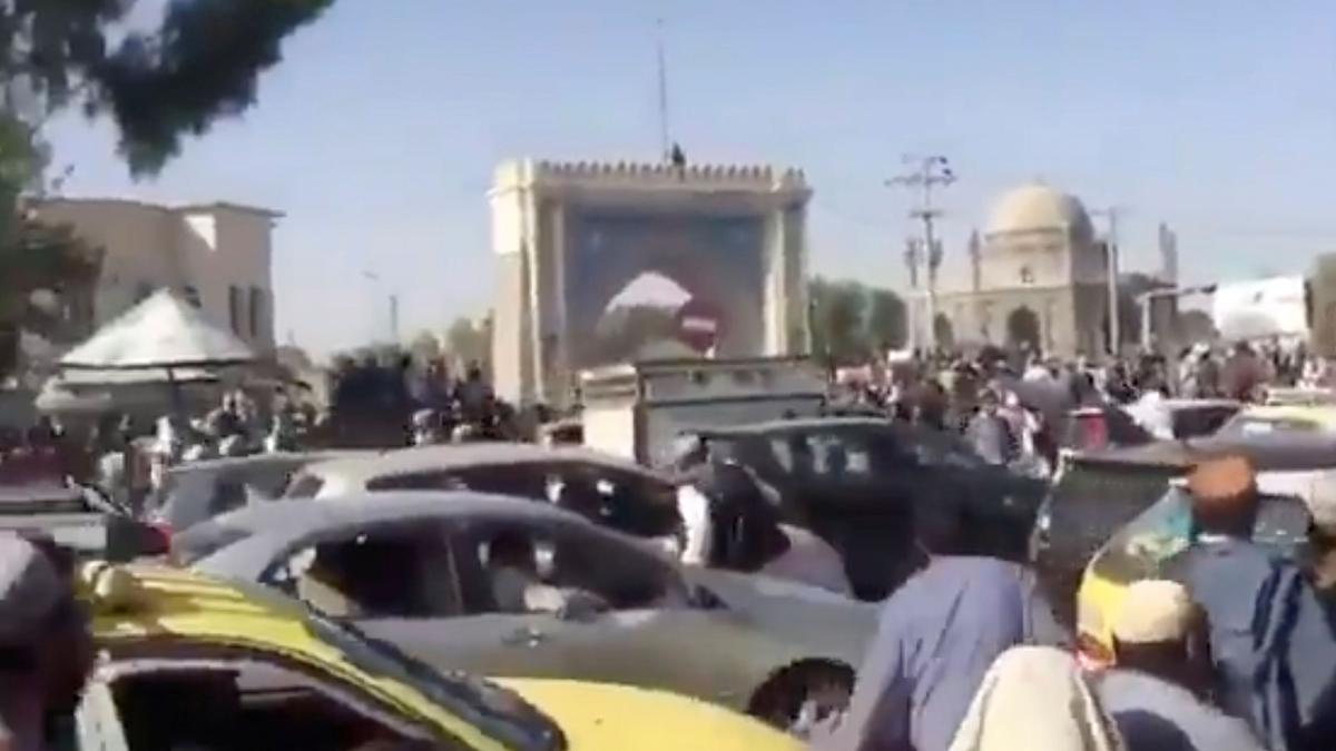 Los talibanes patrullan la ciudad afgana de Kandahar