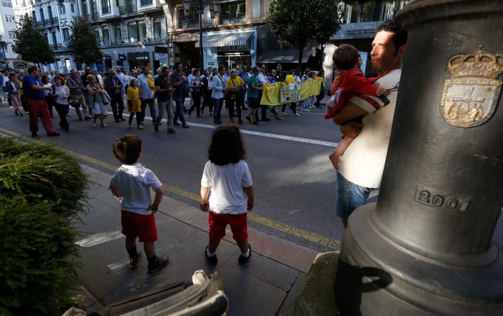 Los funcionarios de justicia se manifiestan en Oviedo tras rechazar la oferta del Principado