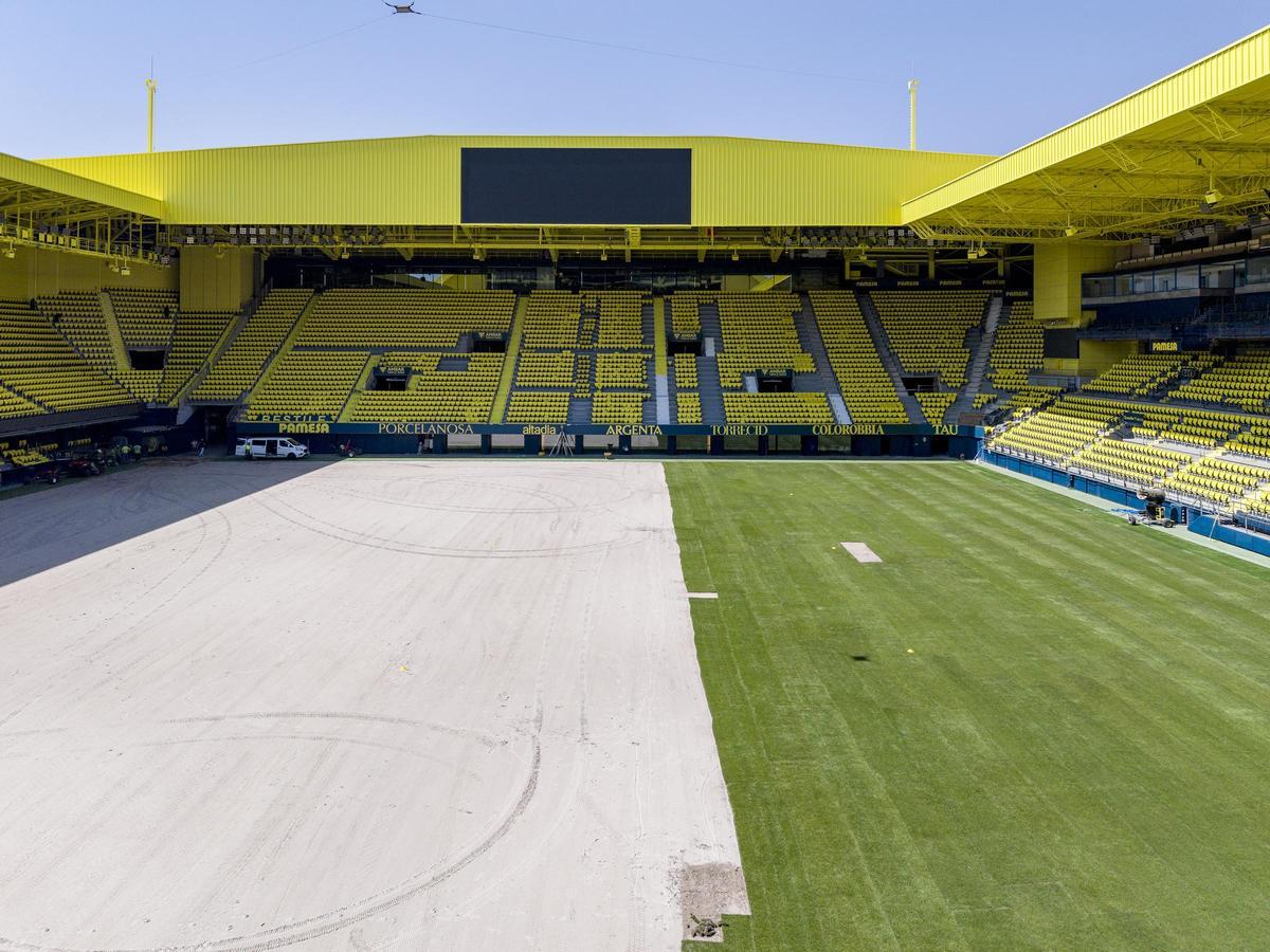 El Villarreal CF ha iniciado estas semana la instalación del nuevo césped del Estadio de la Cerámica.
