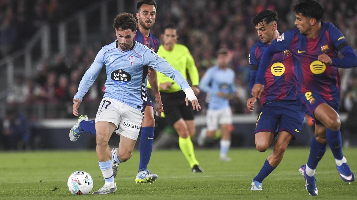 Javi Rueda, durante un partido con el Barcelona.
