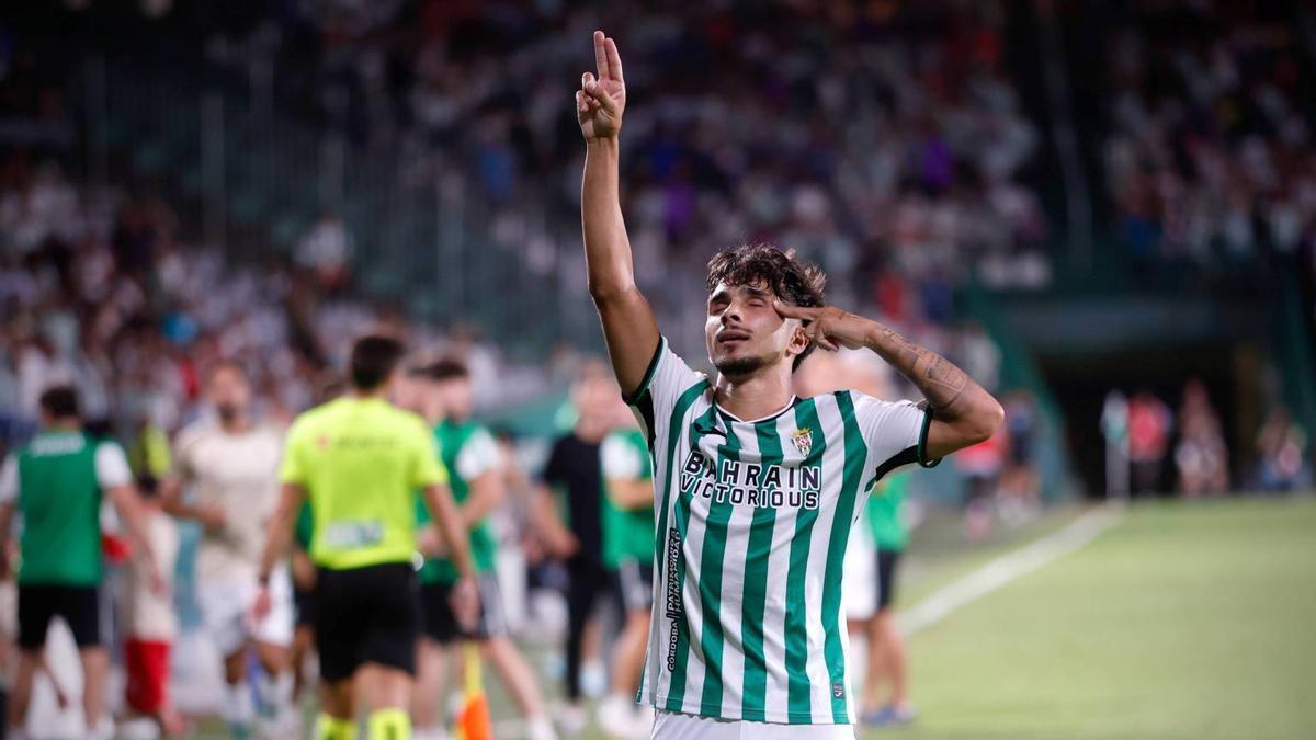 Kevin Medina celebra un gol en un partido de la campaña 2025-26.